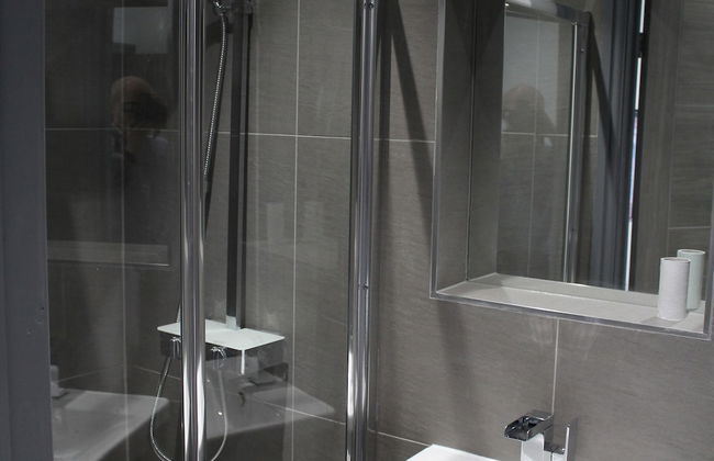 Townhouse @ 282 Walthall Street Crewe - Photo 6