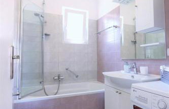 Villa Mendula Trogir - Luxury villa by the beach - heated pool - lush green garden - Photo 72