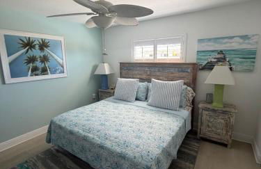 Beachfront Condo On Quiet Treasure Island- 1 Bed - Photo 9