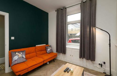 Spacious 3BR Home w Terrace - Ideal for Groups - Photo 10