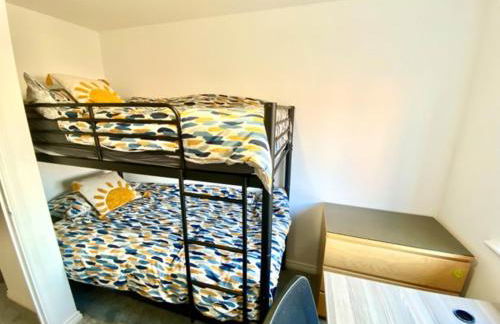 4 Bed House with Driveway Parking for 2 Cars - Rugby - Sleeps 10! Perfect for groups! - Foto 13