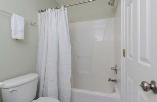 Cozy 2BR Home Near Ft Jackson - Photo 46