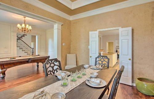 Elegant Plano Home with Private Outdoor Pool! - Foto 14