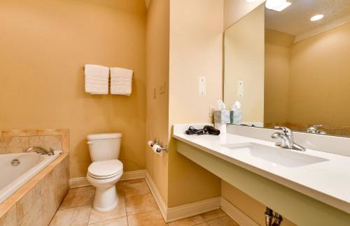 Springfield Studio Rental w/ Golf Course View! - Foto 16