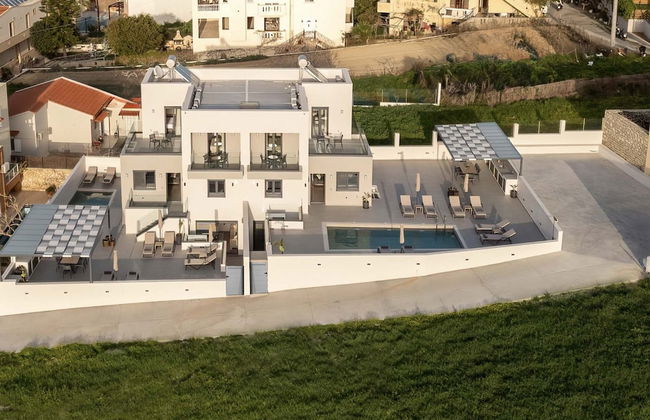 Villa Solaire - With 2 Private Pools Sauna - Foto 18