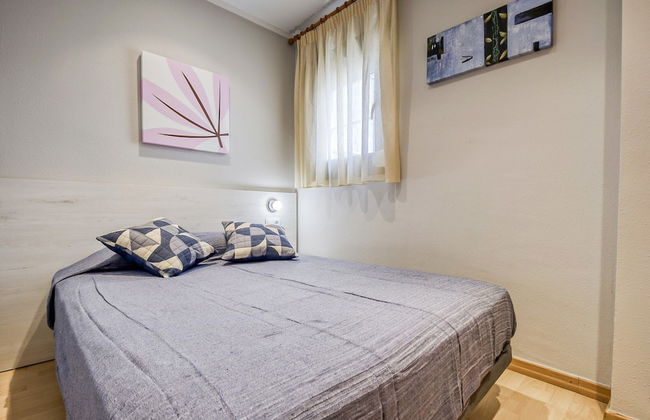 Centrally Heated Apt. in Roses - Photo 4