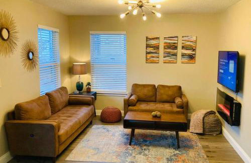 Pensa-Cozy Downtown bungalow, w/ backyard oasis! - Foto 19