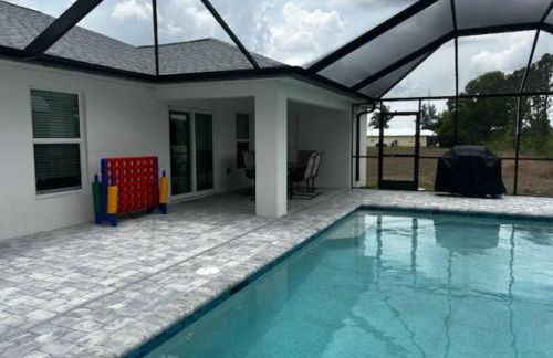 Luxury Retreat with Heated Saltwater Pool and Big Patio Perfect for 2 families - Foto 40