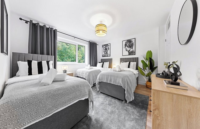 2BR Flat, Free Parking, Close to Airport & Centre - Foto 27