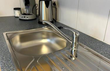 Ruhige Unterkunft mit Netflix Küche & Waschmaschine - Foto 19