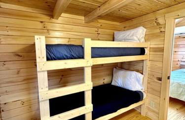 Charming Log Cabin with Loft on Lake James- Private Resort Amenities - Foto 18