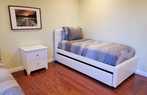 3 bedroom apartment by the MrC Hotel and 5 minutes to Rodeo Drive WiFi TV Patio walk to restaurants - Foto 9