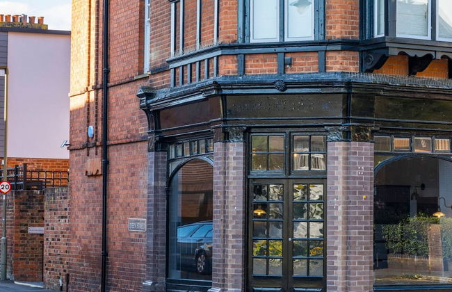 Dragon Court - 3 Beds Office Terrace Garden - Photo 29