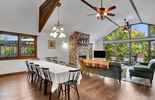 5 Bedroom Suites Hot Tub Jacuzzi Tub & Game Room - Photo 15