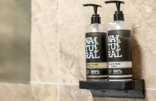 ROOMS NEAR ME - Entire place, kitchen & washroom with amenities, smart tv, fast Wifi, parking nearby - Foto 27