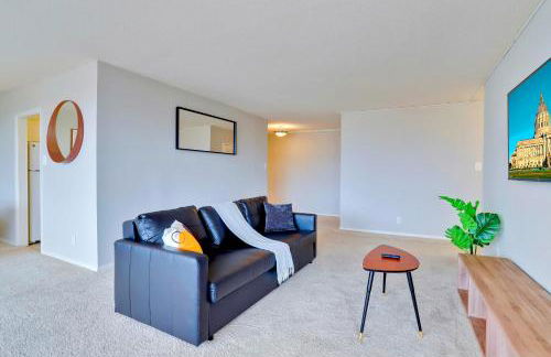 Group-Friendly Stay Near Metro - Foto 9