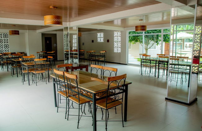 Hotel Cantinho Das Flores - Photo 31