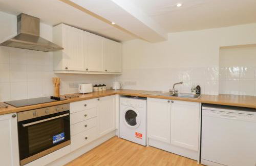 2 Court Farm - Photo 10