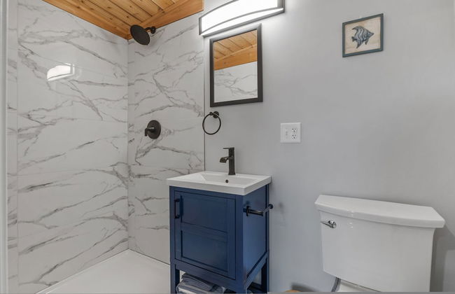 Modern Cottage Perfect For Winter Rental - Photo 7