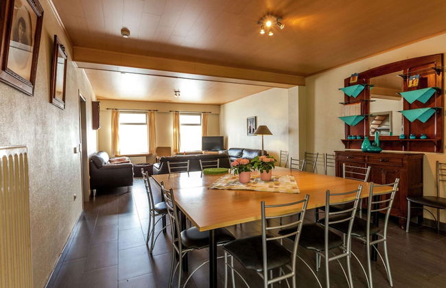 Quiet Cottage near Woods - Photo 22