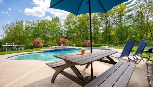 Maine Pondfront Home Sleeps 22 - Pool & Hot Tub - Foto 3