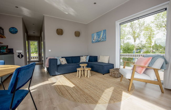 Modern Houseboat With View of the Lake - Foto 17