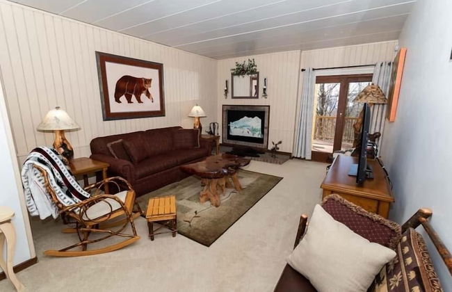 Cozy Seven Springs 1 Bedroom Deluxe Condo with Private Deck by RedAwning - Save 10% on 3 Nights, 15% on 5 Nights! - Foto 23