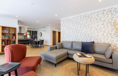 Pine Tree Seaside Apartments 500m to Beach - Foto 58