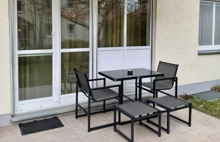 Modernes 2-Zi Apartment mit Terrasse und Garten - Foto 7