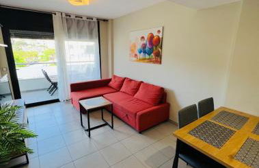 Hermoso piso en un paso de la Playa de Fenals con piscina - Foto 16