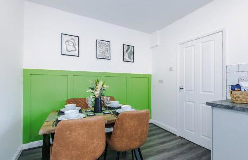 The Acacia Lodge - Beautiful & Modern 3-BR with FREE Parking - Perfect For Business or Work Stays by Parydise Properties - Foto 30