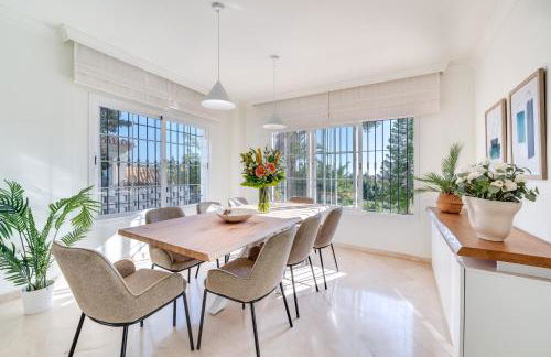 VACATION MARBELLA I Villa Azahar Retreat, Paradise for Golfers, Private Heated Pool, Close to the Best Beaches and High-end Restaurants - Photo 39