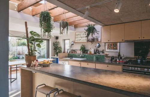 Architect designed spacious five bed house by sea - Foto 12