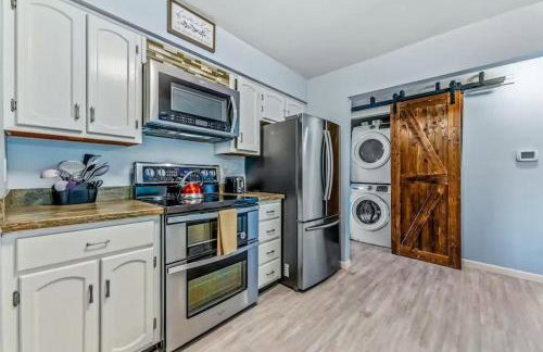Large Upgraded, Family Friendly Condo with Garage - Foto 3
