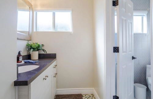 New 5 bed w/hot tub close to Universal sleeps 12 - Foto 35