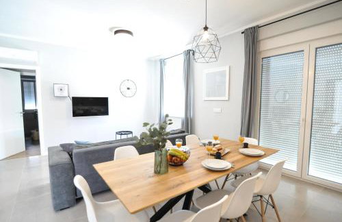 Tony's house in garden - Photo 9