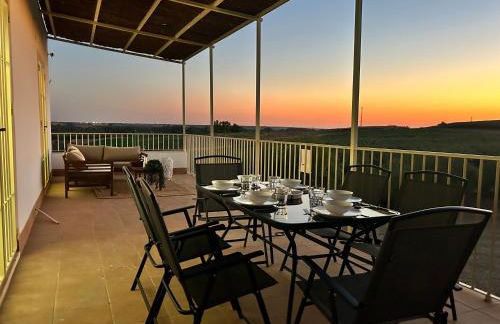 Casa Caraza. Un olivar con vistas al castillo de Juego de Tronos - Foto 27