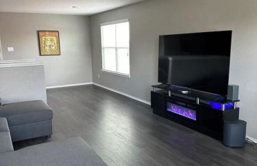 Relax with Spacious Modern Simplicity - Photo 13