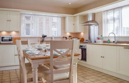 Lyncroft Holiday Bungalow - Photo 4