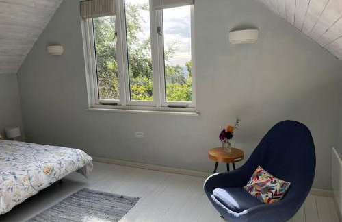 Bright, airy Annex in village with stunning views - Foto 10