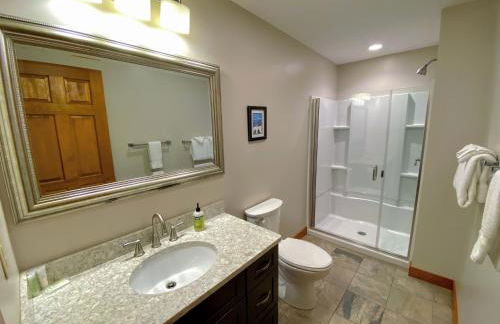 O8 Renovated Forest Cottage Townhome with great Mt Washington views fast wifi Walk to skiing - Foto 72