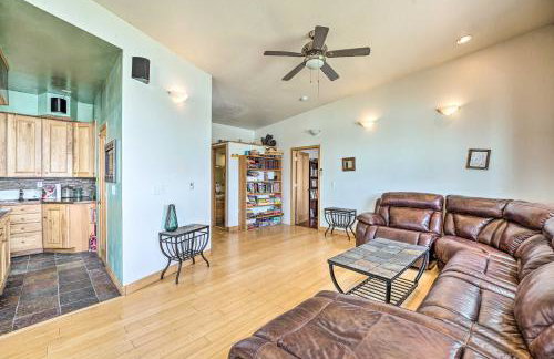 Lakefront Country Home with Waterslide and Trampoline! - Foto 5