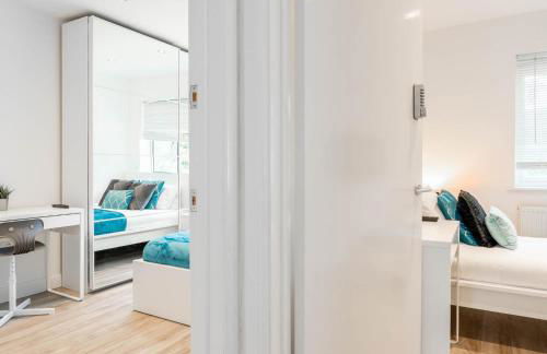 Four Bedroom House - Parking - Garden - Netflix 22C - Foto 44