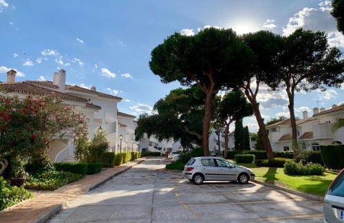 Luxury Apartm Brand newSwimming PoolGolf Beach - Photo 9