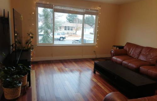 Beautiful home with your own entrance in Sandy - Foto 30