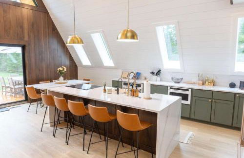 TreeTops Ayframe, Supersized AFrame on the River with Hot Tub - Foto 15