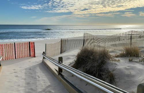 Oceanside Retreat in Mantoloking Walk to Beach! - Foto 29