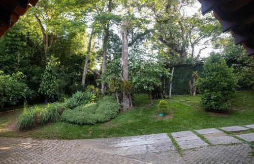 Casa espaçosa com piscina ampla e churrasqueira perto de São Paulo - Foto 66