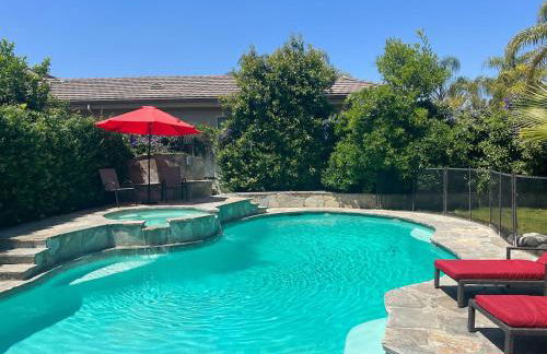 Gorgeous Villa with Private Heated Pool - Foto 26