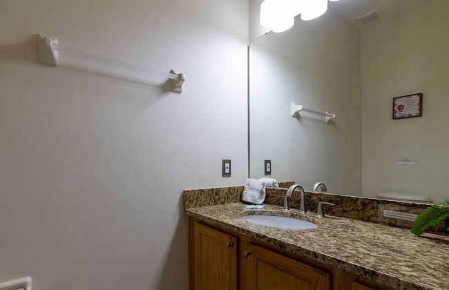 Family 3BR Oasis for 6 With Private Pool - Foto 25